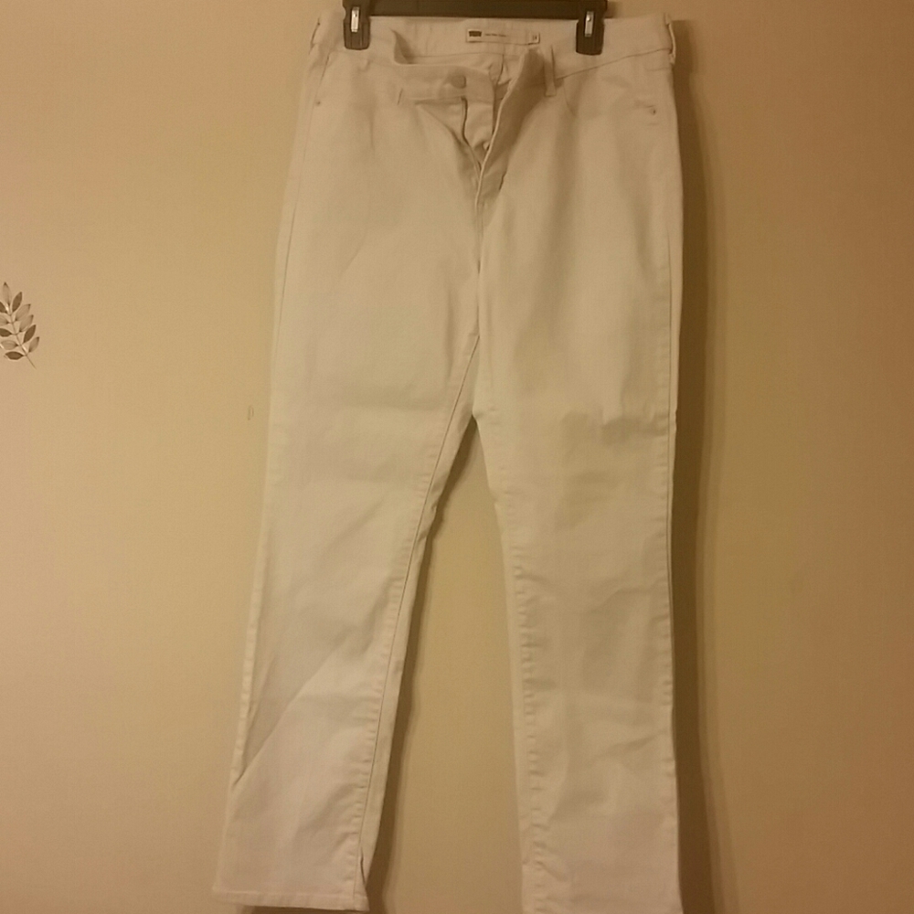 Levis cream color